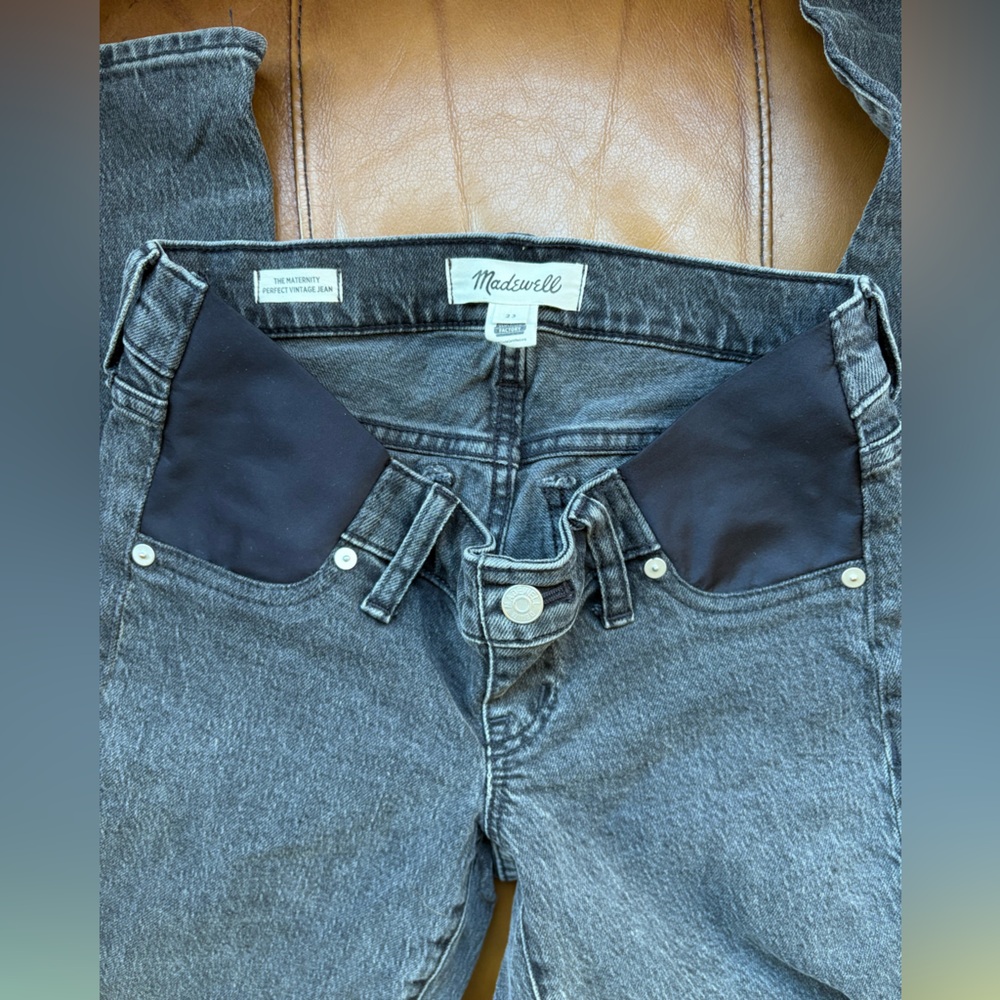 Madewell Maternity — Perfect Vintage Jeans, Size 23 (Black Distressed)